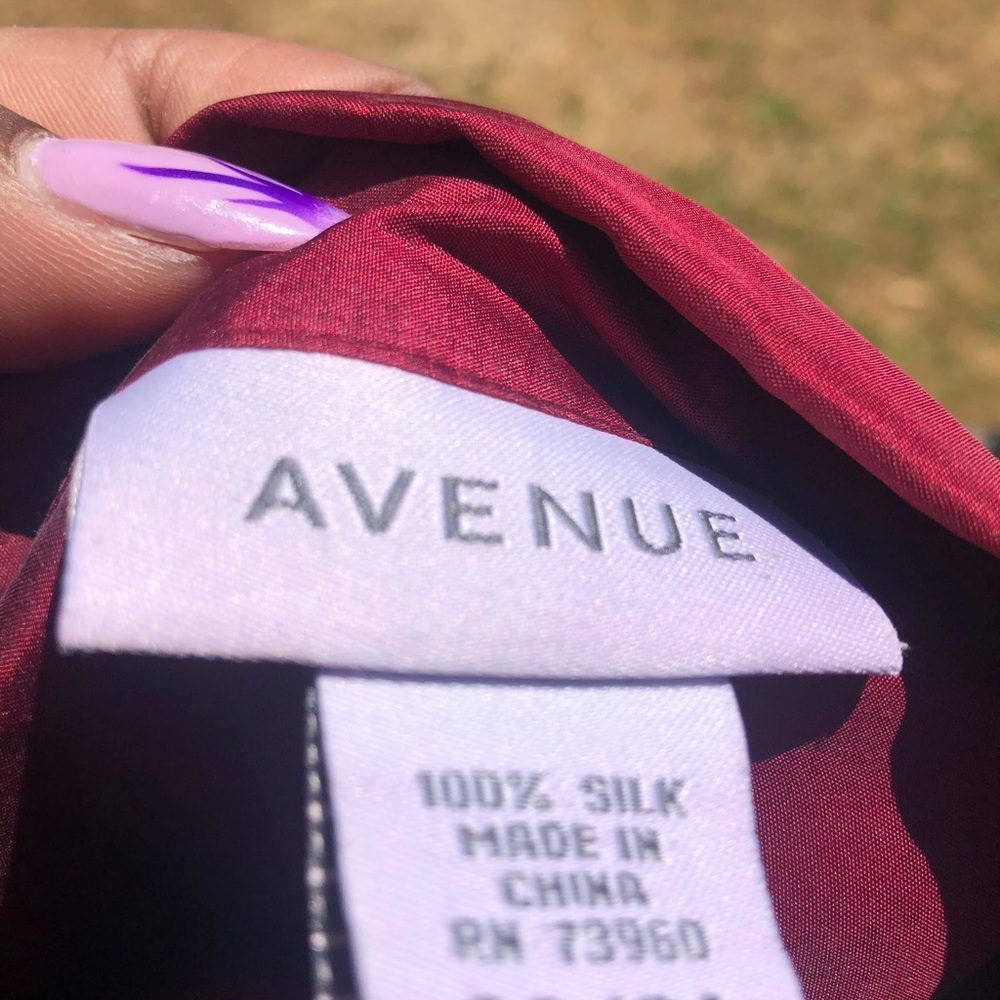 NWT Blouse by Avenue. - Picture 4 of 4